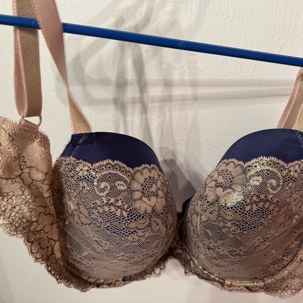Victoria's Secret Blue and Cream Lace Bra
